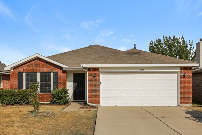 Building Photo - 2029 Wildwood Dr
