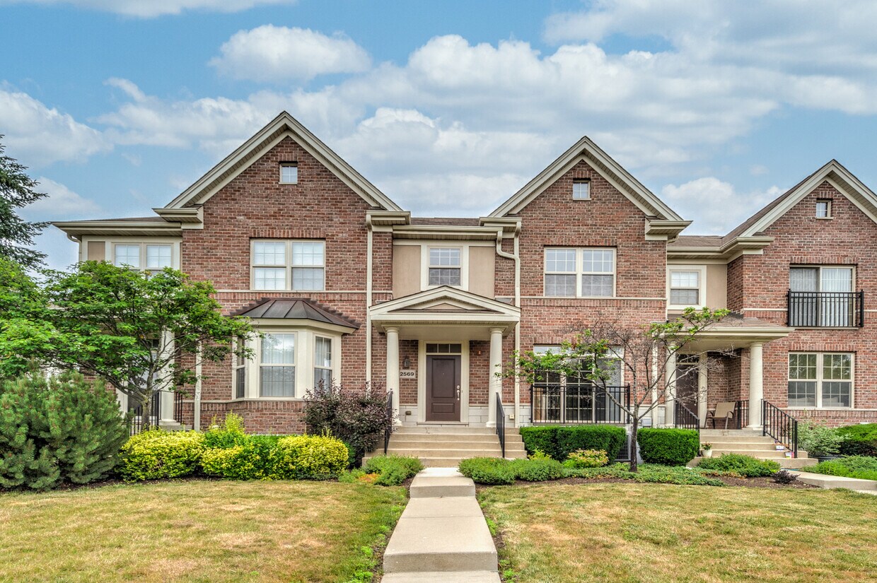 Primary Photo - 2569 Waterbury Ln