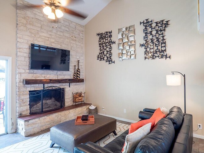 Building Photo - 6003 Shadow Valley Cove