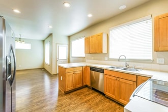 Building Photo - 7581 89th Pl NE Building Photo - 7581 89th Pl NE