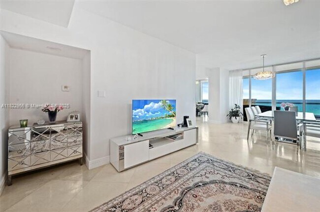 Foto del edificio - 17875 Collins Ave