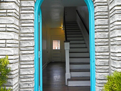 Building Photo - 619 S Tancahua St