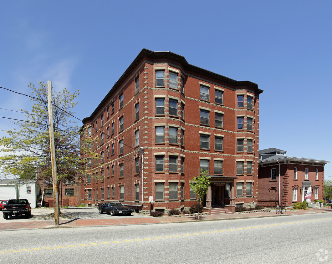 Primary Photo - Burnham Towers Apartments