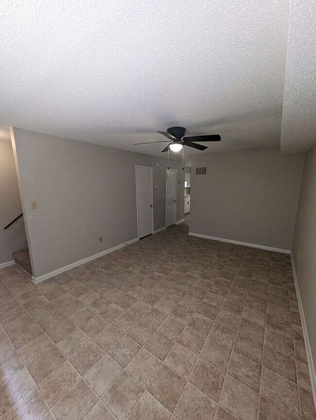 Foto del edificio - 2BD/1.5BA Renovated Townhome