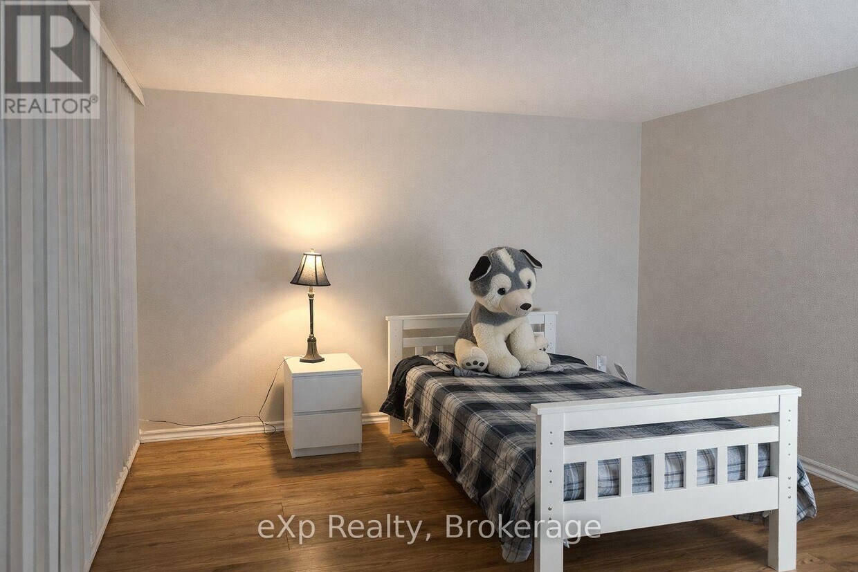 Photo du bâtiment - 332 Scottsdale Dr