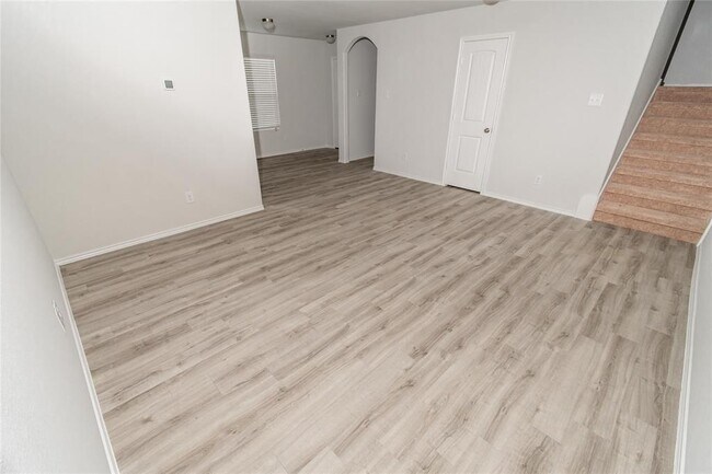Foto del edificio - 17303 Desmond St