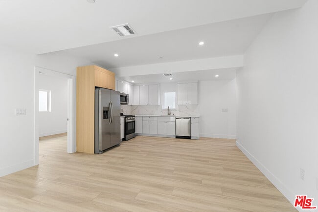 Building Photo - 10957 Calvert St