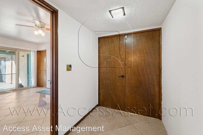 Foto del edificio - 2 br, 2 bath House - 655 E Monterey Pl