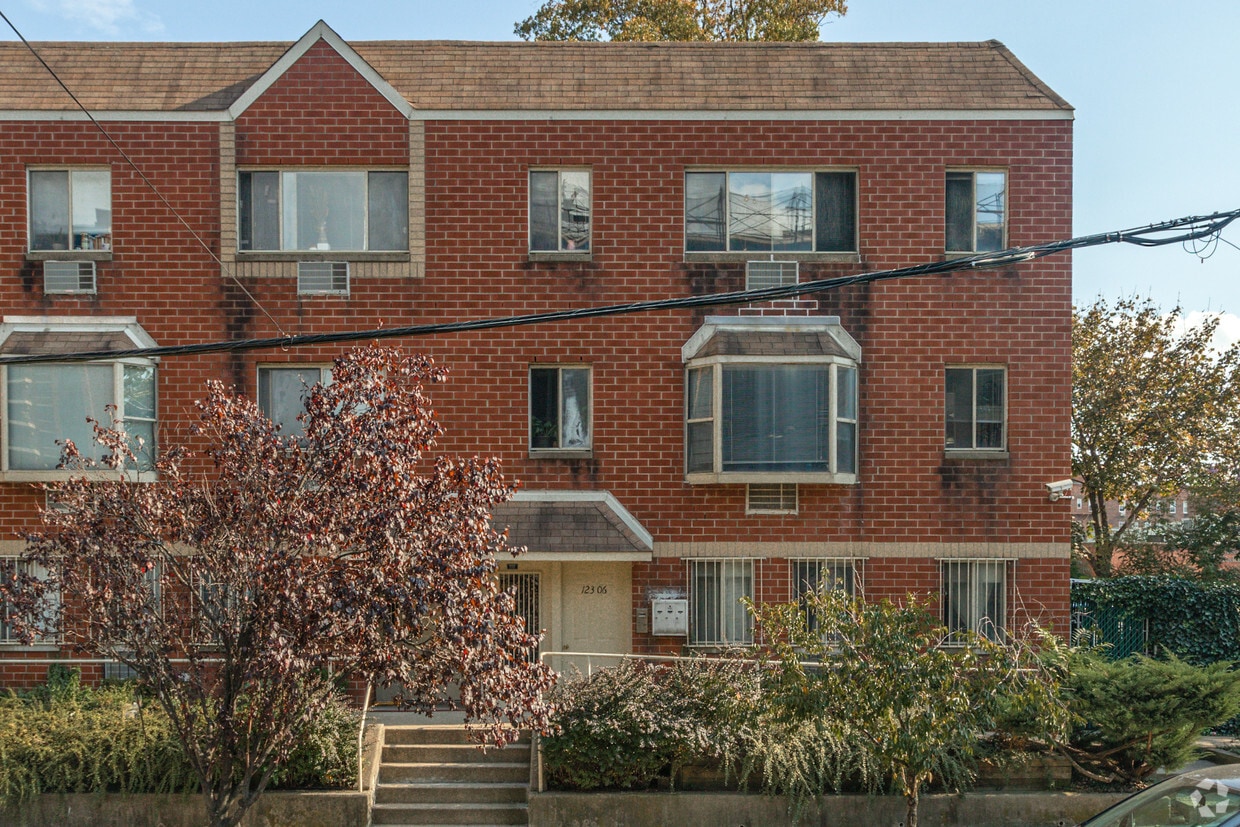 Primary Photo - 12306 83rd Ave