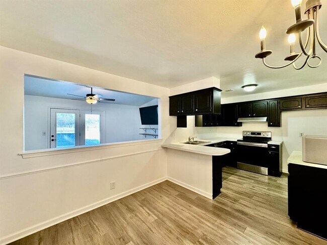 Foto del edificio - 1509 N Indian Meridian Rd