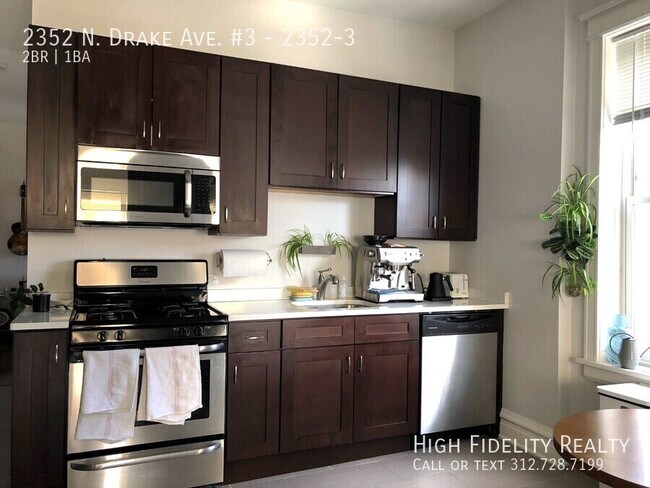 Foto del edificio - 2352 N Drake Ave