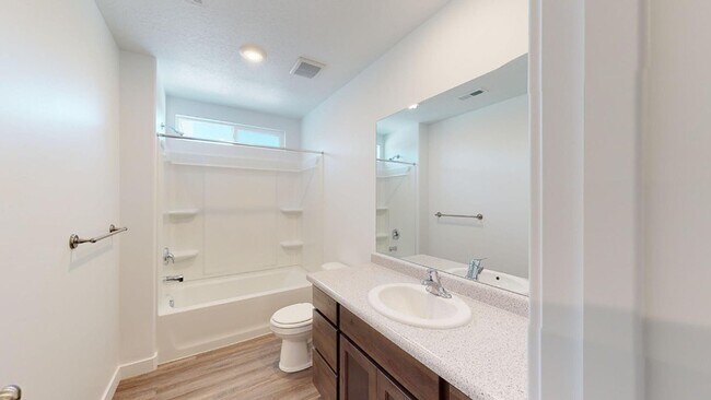 Building Photo - BEAUTIFUL 4-BEDROOM TOWNHOME FOR RENT