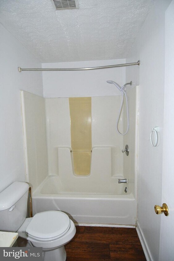 Primary Photo - 30 Westridge Dr