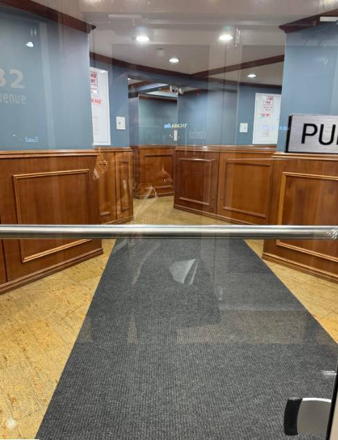Foto del edificio - 118-82 Metropolitan Ave