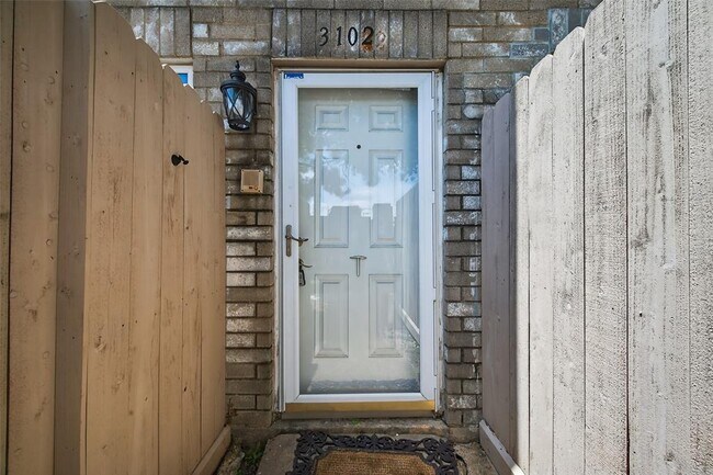 Foto del edificio - 3102 Holly Hall St