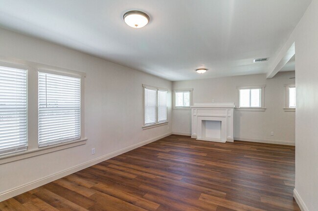 Foto del edificio - 338 S Benton Way