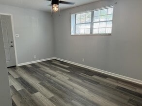 Building Photo - 118 Walsh Ln