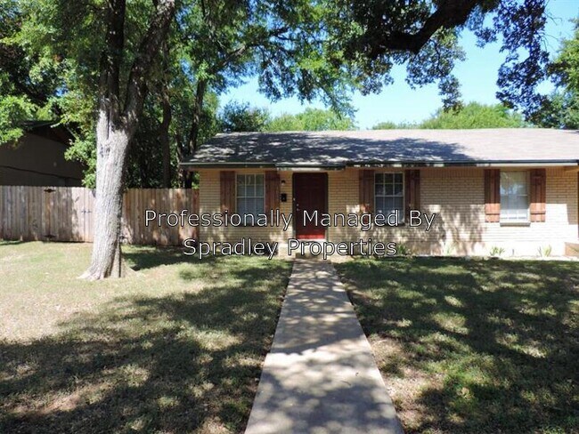 1018 N Wall St, Belton, TX 76513 Condo for Rent in