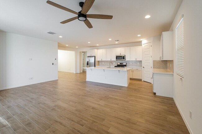 Building Photo - 1/2 Month Free Modern 4-Bedroom New Build in Avondale with Spacious Layout, Walk-In Closets & Res...