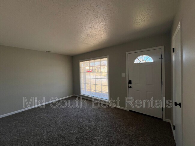 Foto del edificio - 4373 Deerland St
