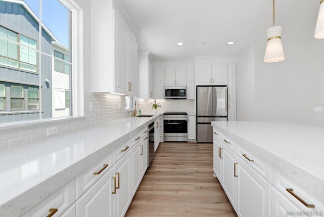Foto del edificio - 2540 Chamomile Ln