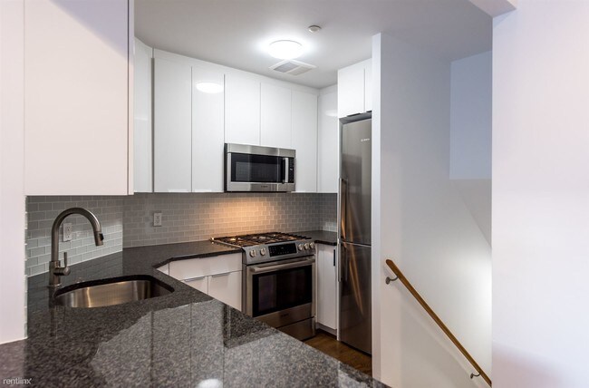 Foto del edificio - 689 Leonard St