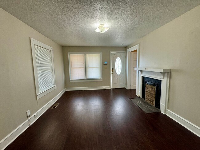 Foto del edificio - Coming Soon!