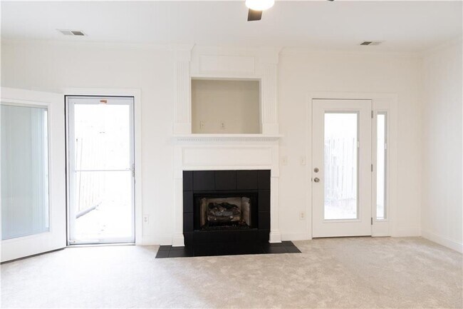 Foto del edificio - 90 Grove Park Ln