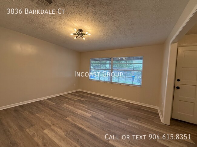 Foto del edificio - 3836 Barkdale Ct