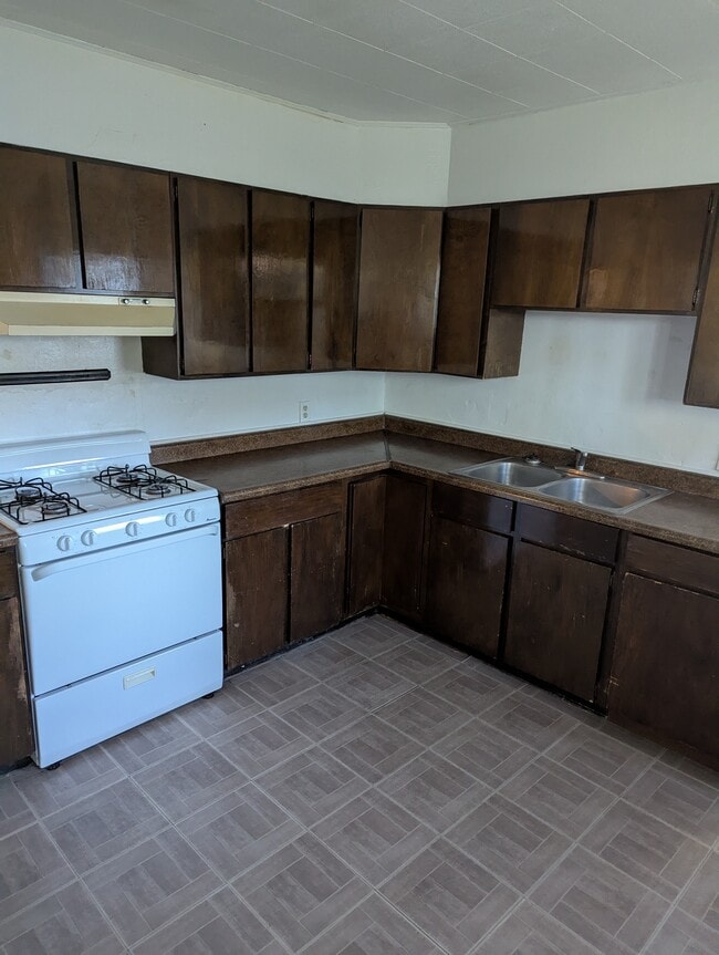 Building Photo - 129 N 100 W