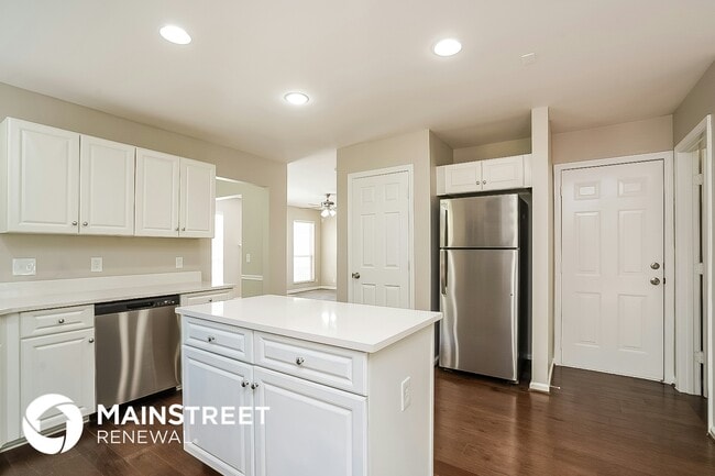 Building Photo - 6132 Hampton Hall Way