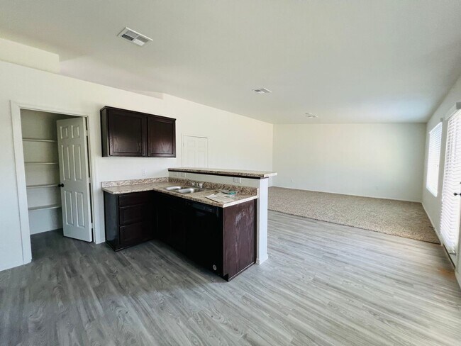 Foto del edificio - SAGUARO DESERT POOL HOME