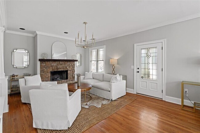 Foto del edificio - 372 Clifford Ave NE