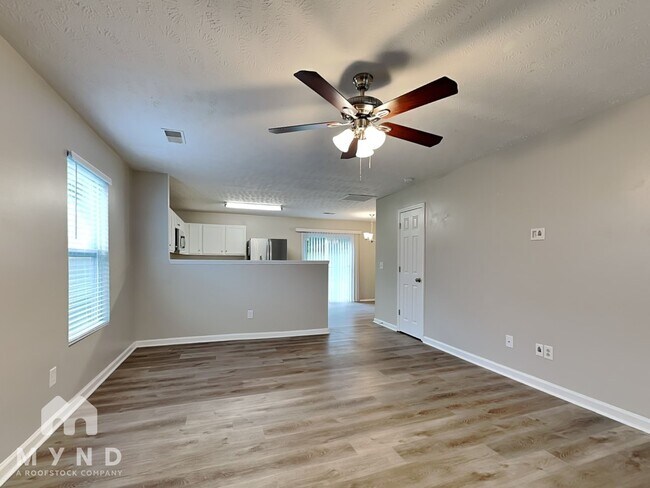 Foto del edificio - 2838 Creekbend Dr