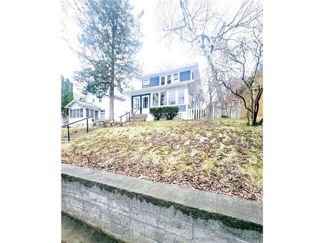 Building Photo - 1354 Edgerton St