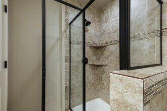 Building Photo - 8705 SW 37th St