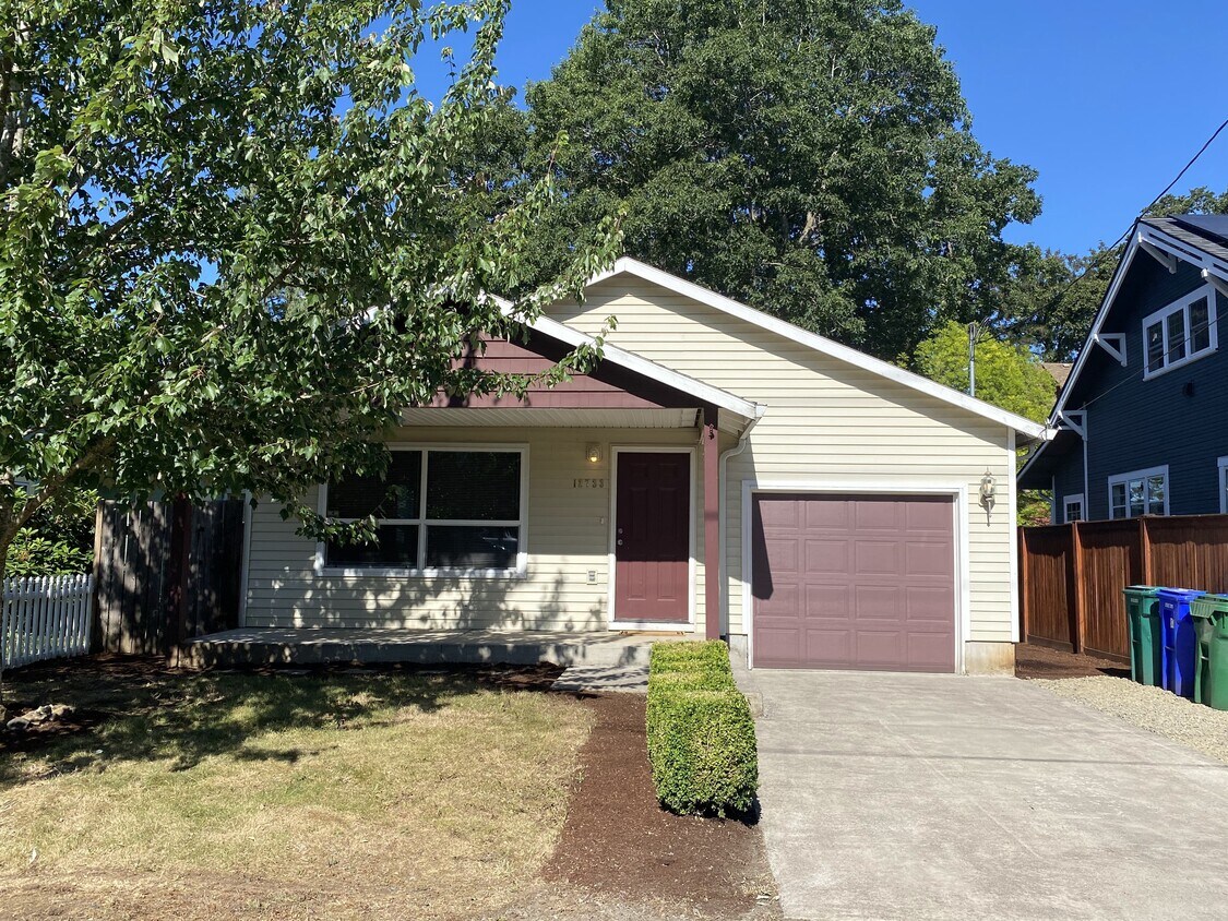Welcome Home! - 12733 SE 23rd Avenue