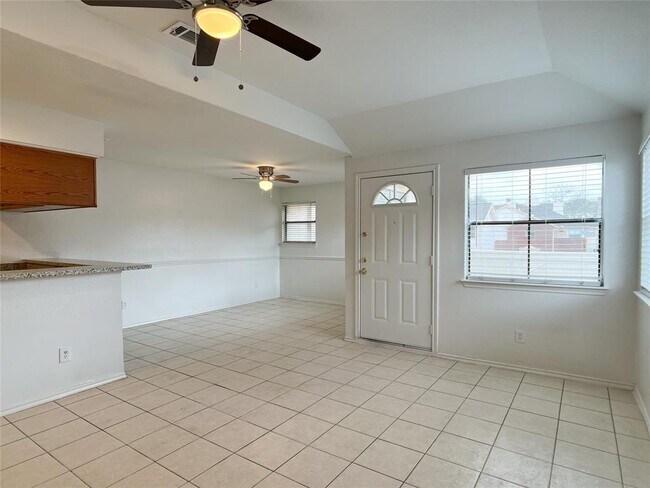Building Photo - 1103 Dulles Ave
