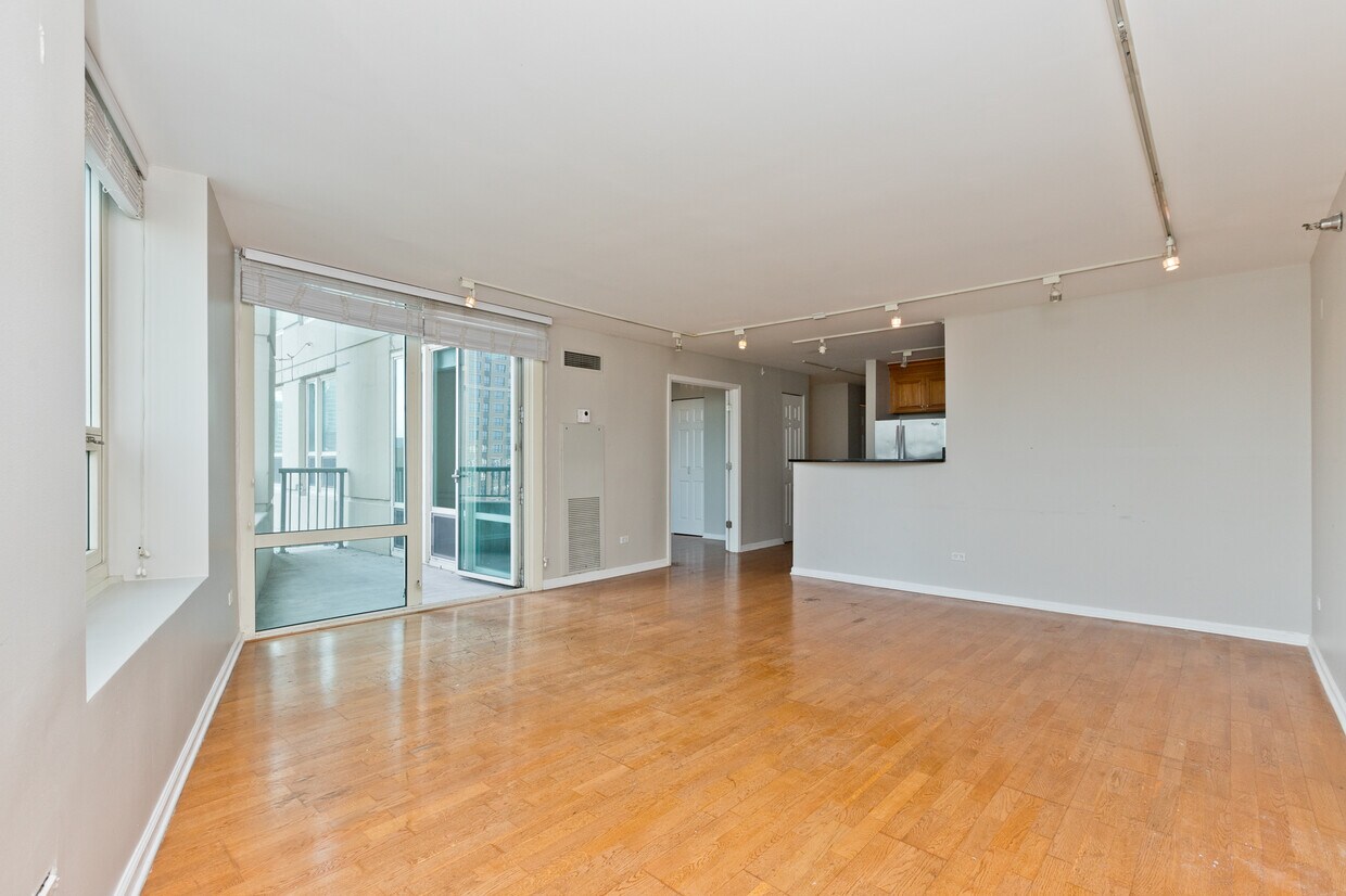 Photo - 345 N La Salle Dr (Chicago, IL)