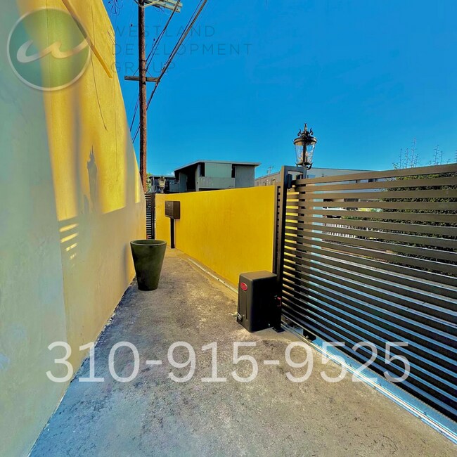 Foto del edificio - 12409 Greene Ave