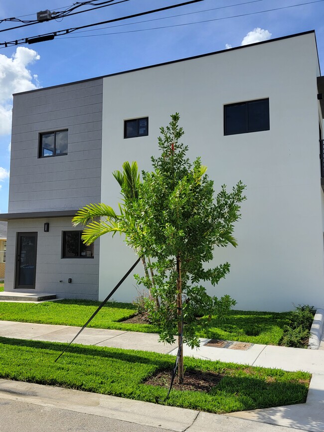 Foto del edificio - 4140 SW 18th St