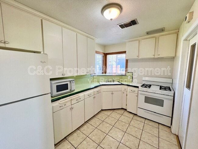 Foto del edificio - 1720 Cherry Ave