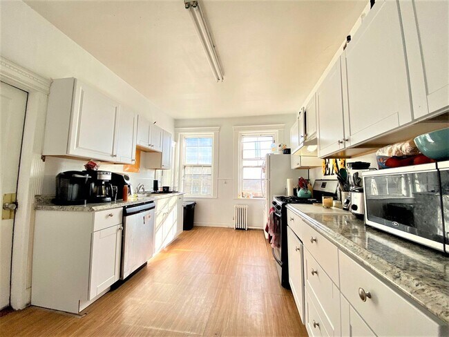 Building Photo - HOT FENWAY LISTING!!!!!