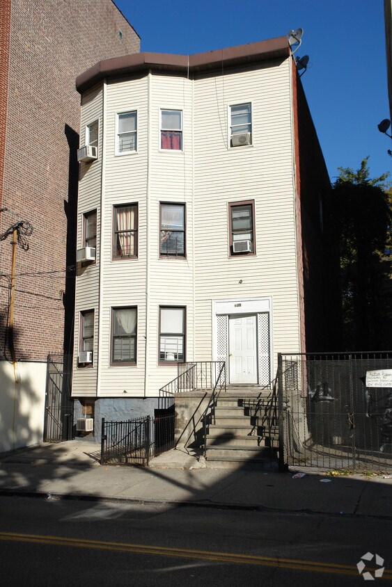 Building Photo - 139 Livingston Ave