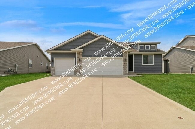 Building Photo - 965 Cedar St