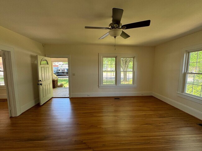 Building Photo - Single Family in Downtown Kings Mountain, NC