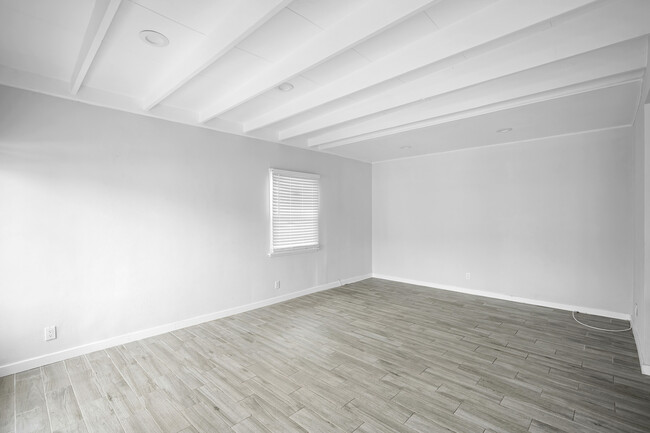 Foto del edificio - 7726 Le Berthon St