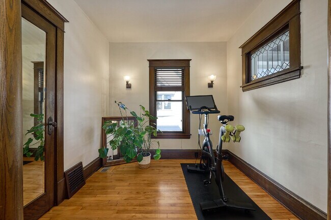 Foto del edificio - 4BR SW Minneapolis Rental w/EnSuite + Walk to Lake Harriet + April 1 Move-In + Pet Friendly