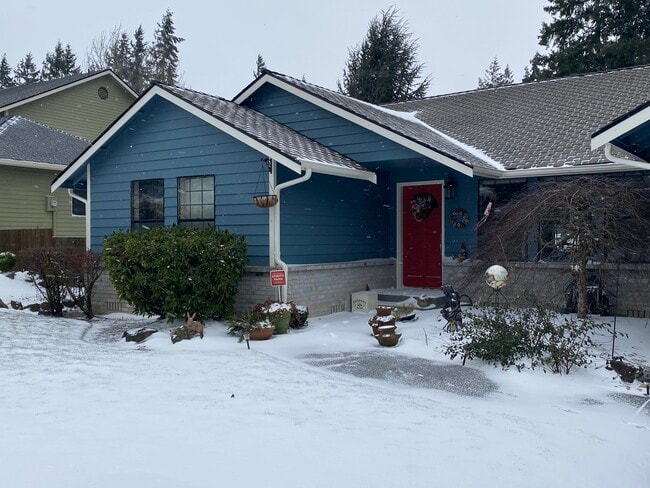 Foto del edificio - 25733 Lake Wilderness Country Club Dr SE