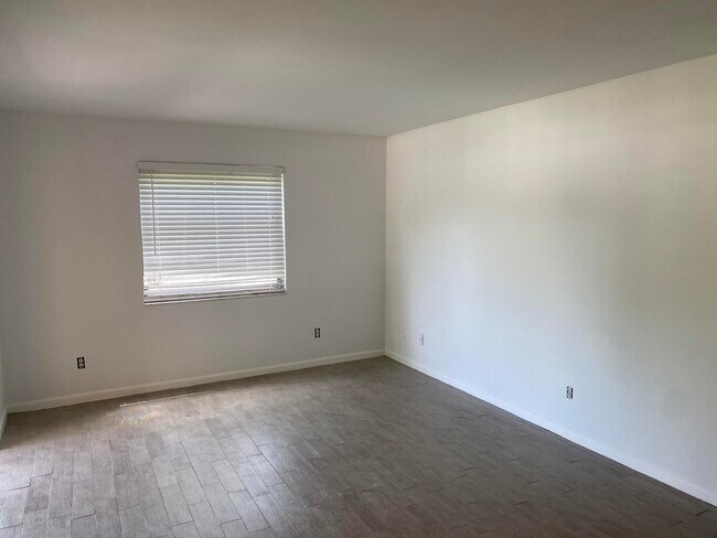 Foto del edificio - 1415 Lake Ave